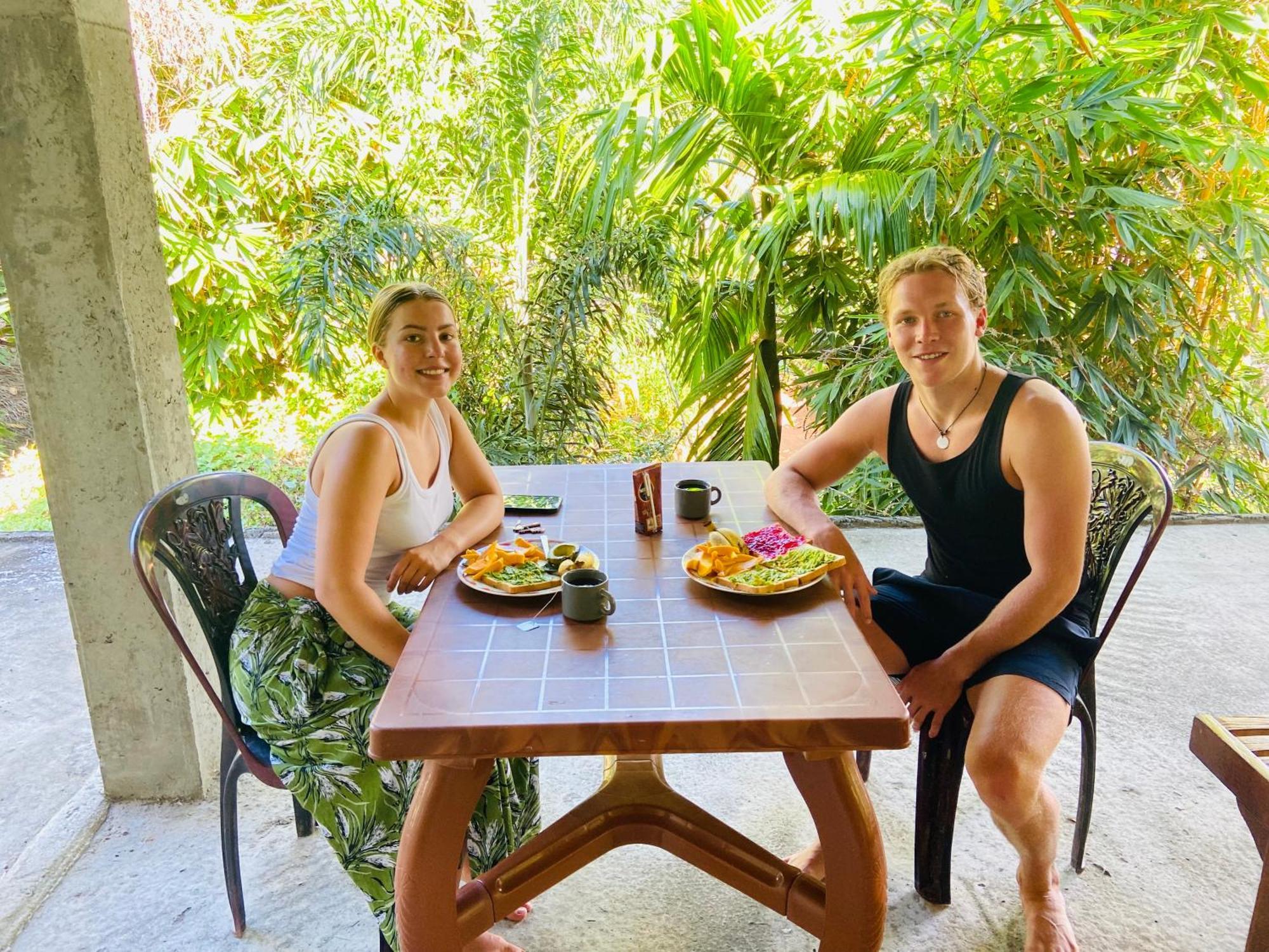 Leo Homestay Dikwella Eksteriør billede